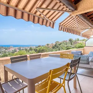 Superbe T4 -vue Mer- Tout Confort Refait à Neuf! Appartement